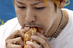 takueru-kobayashi-nathan-hot-dog