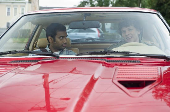 a2769e9ab51bb7f6_30-minutes-or-less-movie-image-jesse-eisenberg-aziz-ansari-011-550x365