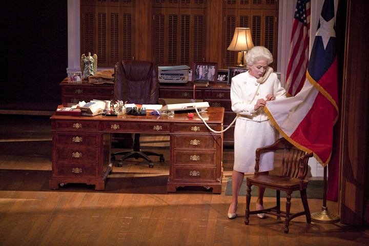 19-ave-bonar-photography-holland-taylor-in-ann-richards-play-money-marbles-and-chalk-at-the-grand-1894-opera-house-in-galveston-texas-2010