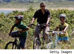 obama-no-helmet-ap-240 obama-no-helmet-ap-240