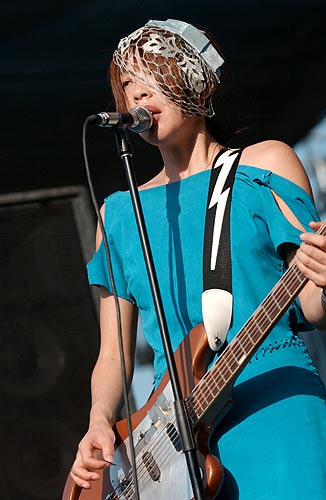 Kazu+Makino+at00