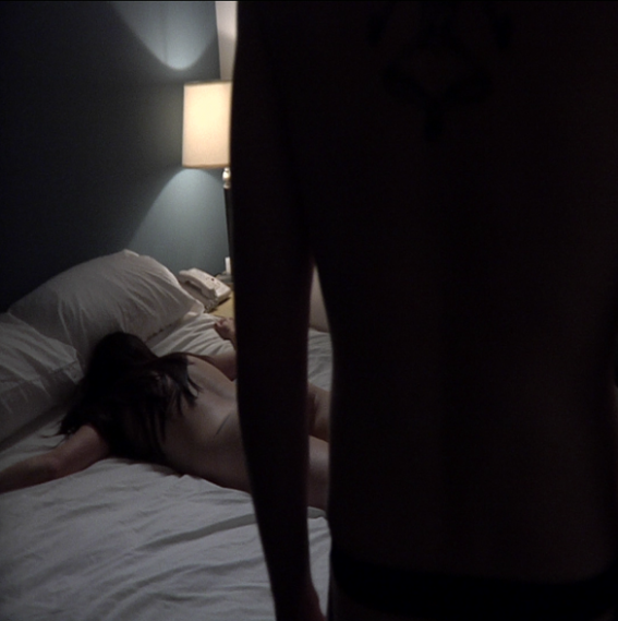 jack_gwen_on_bed